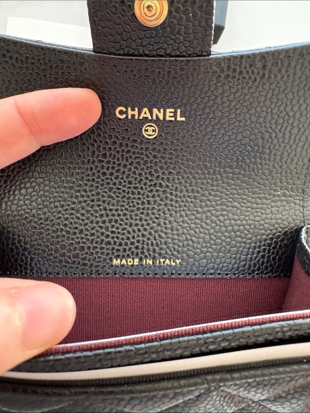 New CHANEL caviar  Black Quilted Leather Cardholder with Gold CC - Picture 7 of 8